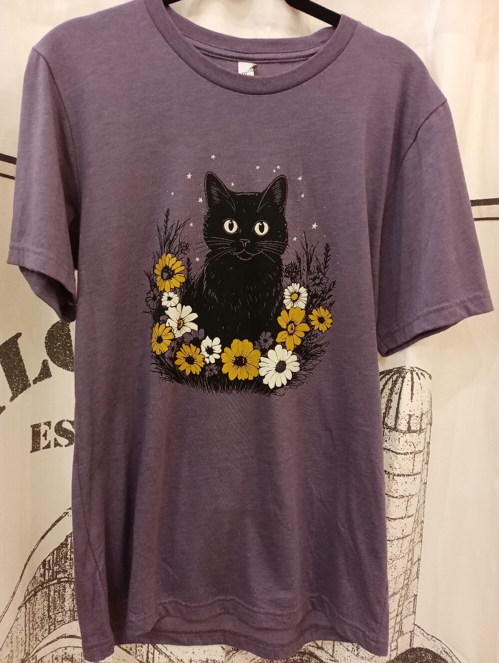 Black Cat With White & Yellow Daisies On Purple Tee Size Med NWT - Picture 1 of 2